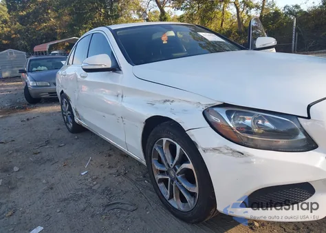 2015 Mercedes-Benz C 300 4Matic из США, поврежденный, VIN 55SWF4KB1FU015775